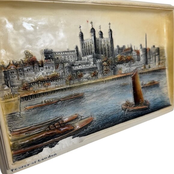 Bossons Ivorex 3D Wall Plaque TOWER OF LONDON Hand Painted 11" X 7" FLAW - Picture 2 of 8